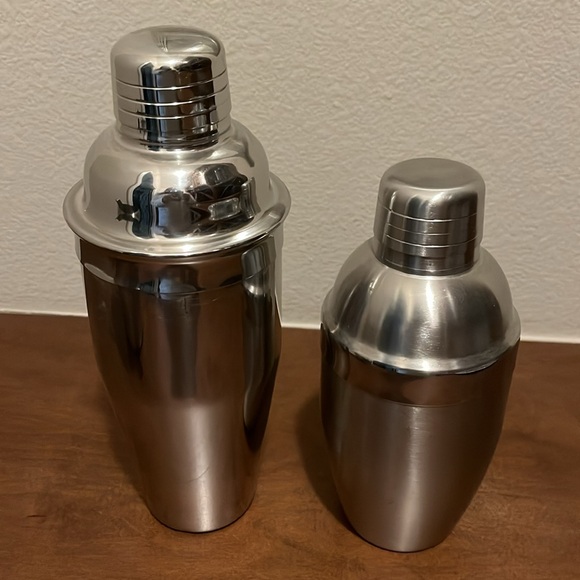 Stainless Steel Shakers & Icebucket - Picture 4 of 5